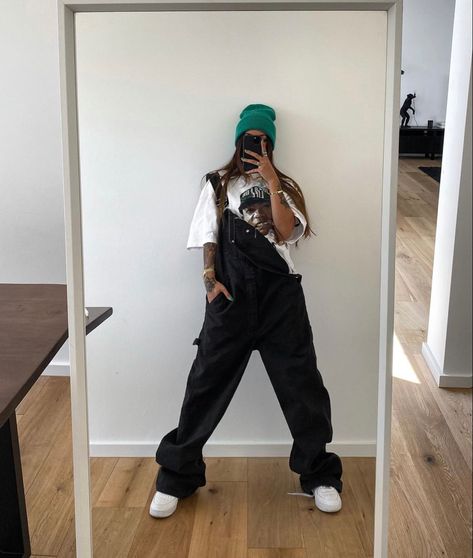 Looks Hip Hop, Tomboy Style Outfits, Looks Street Style, Swaggy Outfits, Mode Inspo, Streetwear Fashion Women, Tomboy Fashion, Looks Chic, Streetwear Outfits