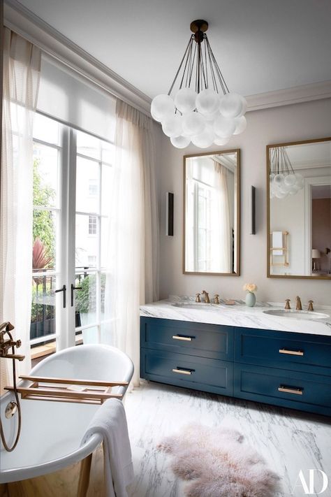 home decor Bathroom Design Color, Color Bathroom Design, Farrow And Ball, London House, Grey Bathrooms, Bath Room, Notting Hill, Modern Bathroom Design, Farrow Ball