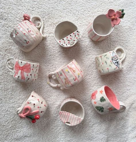 Bow Mug, Mugs Ceramic, Pretty Mugs, Tanah Liat, Christmas Clay, Cute Coffee Mugs, Cute Coffee, Cup Tea, Ceramics Ideas Pottery