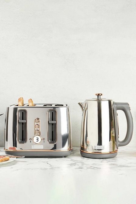 Haden Dorchester Chrome and Rose Gold Kettle and 4 Slice Toaster Twin Pack | Studio Gold Kettle, Kitchen Elements, British Homes, Morning Essentials, 4 Slice Toaster, Kettle And Toaster Set, Flat Decor, Chrome Kitchen, Perfect Cup Of Tea