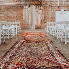 Persian rug wedding aisles forever @candacelynn__ Outdoor Wedding Dance Floor, Persian Rug Wedding, Wedding Decorations Aisle, Fall Wedding Aisle, Wedding Aisle Decoration, Wood Wedding Decorations, Wedding Aisles, Wedding Dance Floor, Rug Wedding