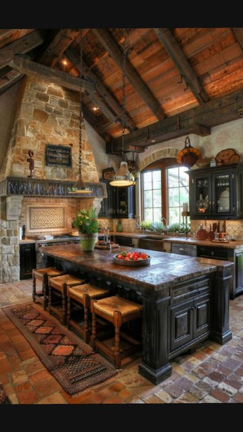 Kitchen Ideas Ranch Style, Castle Inspired Kitchen, House Interior Rustic, Big Kitchens, Castle Kitchen, Transformers Jazz, Dapur Rustic, Tuscan Kitchen Design, Italy Kitchen