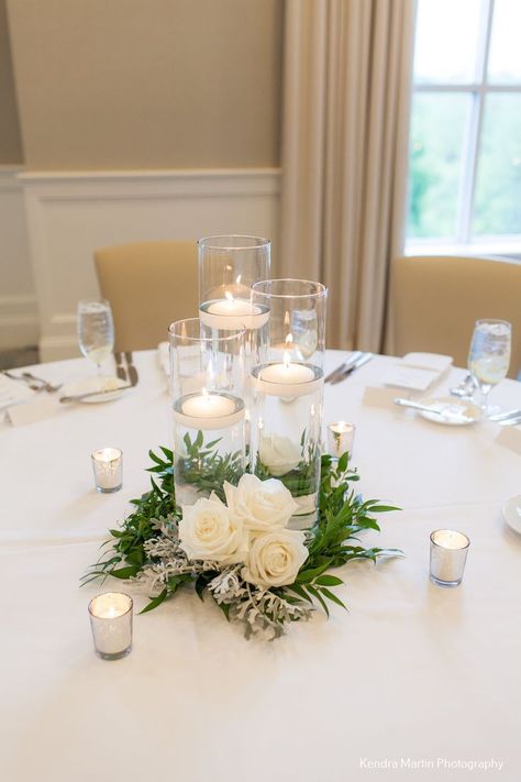 Wedding Flowers Reception Table, Simple White Floral Centerpieces, Head Table Wedding Decorations Simple, Simple Centerpiece Wedding Round Tables, Candle And Flower Centerpieces, Wedding Centerpieces Round Table, Circle Wedding Table Decor, Botanica Wedding, Round Table Centerpieces