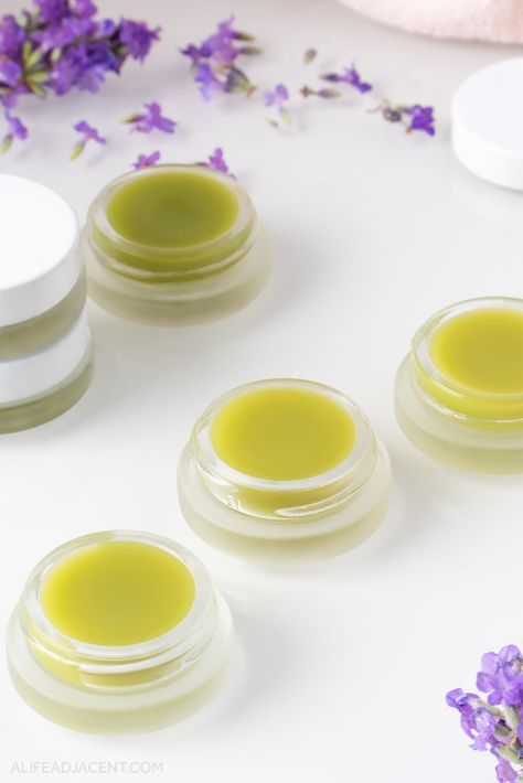 Green Tea Lip Balm, Lip Balm Diy, Diy Green Tea, Diy Vitamin C Serum, Makeup Remover Balm, Diy Lip Balm Recipes, Lotion Bars Recipe, Green Tea Oil, Salve Recipes