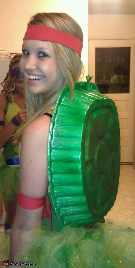 homemade ninja Turtle costume! Click the picture for 10 more last minute halloween costumes! Last Minute Couples Costumes, Ninja Turtles Costume, Turtle Costume, Ninja Turtle Costume, Green Costume, Camp Theme, Turtle Costumes, Cheer Camp, Halloween Fest