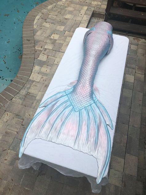 Mermaid stuff Mermaid Tights, Rose Ideas, Realistic Mermaid Tails, Professional Mermaid, Realistic Mermaid, Art Vampire, Fin Fun Mermaid, Mermaid Tails For Kids, Mermaid Fin