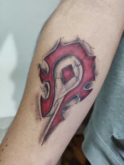 Horde Logo, World of Warcraft Horde Tattoo World Of Warcraft, World Of Warcraft Tattoo, Horde Tattoo, Game Tattoo, Scandinavian Tattoo, Gaming Tattoo, Sleeve Ideas, Sleeves Ideas, 1 Tattoo