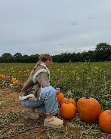 Pumpkin Patch Photoshoot, Pumpkin Patch Pictures, Studera Motivation, Stile Blair Waldorf, Adrette Outfits, Patch Outfit, Thanksgiving Outfit Ideas, Cute Thanksgiving Outfits, What To Wear Fall