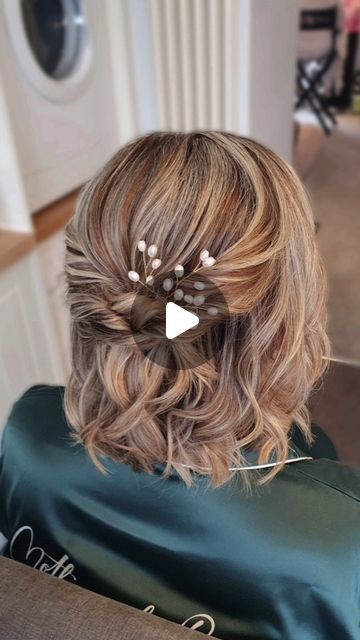 ɴᴀᴅɪᴀ ꜱᴄᴏᴛᴛ on Instagram: "Style the mother of the bride with me 💗  I had such a lovely morning with Laura and the girls! Laura's mum wanted a soft twisted half up and would you believe me if I told you this only took me 11 minutes from start to finish!!   Product list 👇  • Osmo thermal defence • Got2b volumising powder • Got2b volumising hairspray  • Osis+ sparkler shine spray  Curled with GHD straighteners   Supplier love 💛  Makeup @carolynwatsonmakeup Photographer @danclarkphotography Videography @silverfernfilmsuk  Save for inspo 🥰  #stylehairwithme #bridalhairstylist #weddinghairstylist #hairtutorial #mumofthebride #twistedhalfup #cometoworkwithme #northeastwedding #northeastbride #northeasthairstylist #northeastweddingsuppliers #halfuphairstyle #blondehairstyles #bridalhairstyle" Mother Of The Bride Hair Blowout, Mother Of The Bride Hair Half Up Tutorial, Hair Half Up Half Down Bridesmaid, Wedding Half Updos For Short Hair, Half Up Half Down Wedding Hair Mother, Mother Of Bride Hair Half Up, Fancy Hair Styles Medium Length, Medium Length Curled Hairstyles Half Up, Mother Of The Bride Hairstyles Medium