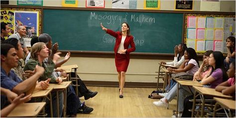 Freedom Writers - Hilary Swank Freedom Writers, Teaching High School English, Secondary English, I Love Cinema, Patrick Dempsey, Becoming A Teacher, English Classroom, High School English, Teaching High School