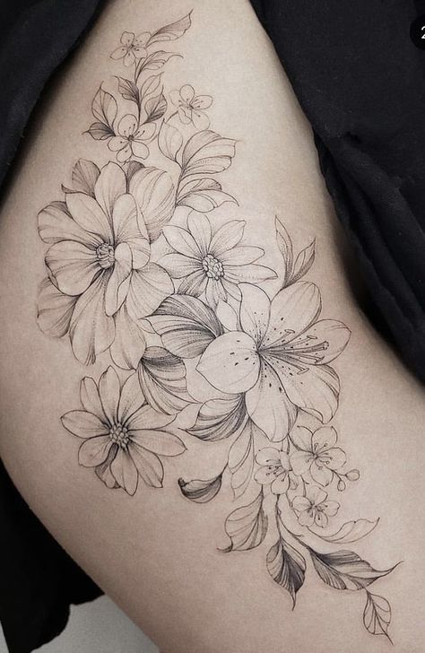 Flower Tattoos On Hip, Fine Line Thigh Tattoos Women, Side Thigh Tattoos Women Simple, Floral Thigh Tattoos Women, Thigh Flower Tattoo, Rose Hip Tattoo, Body Disphorphia, Side Thigh Tattoos Women, Floral Hip Tattoo