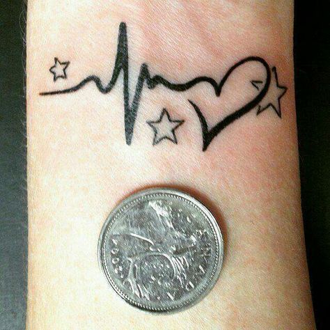 Cute Ekg Tattoo, Heartbeat Tattoo Design, Heartbeat Tattoo, Geniale Tattoos, Tattoos For Daughters, Heart Beat, Star Tattoos, Trendy Tattoos, Small Tattoo