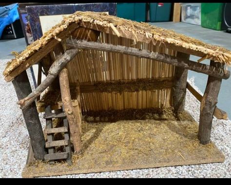 Christmas Nativity Scene Diy, Christmas Nativity Scene Display, Nativity Display, Christmas Crib Ideas, Manger Nativity, Nativity Scene Diy, Nativity Scene Display, Nativity Creche, Nativity Stable