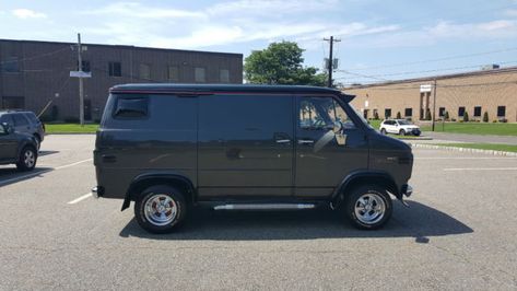 1977 CHEVY G10 SHORTY RESTOMOD CUSTOM HOT ROD 1 OF A KIND SHOW VAN for sale: photos, technical specifications, description Chevy Shorty Van, Cool Vans Vehicles, Chevy G10 Van, Custom Vans For Sale, Chevy Conversion Van, Custom Van Interior, G10 Van, 70s Van, Conversion Vans For Sale