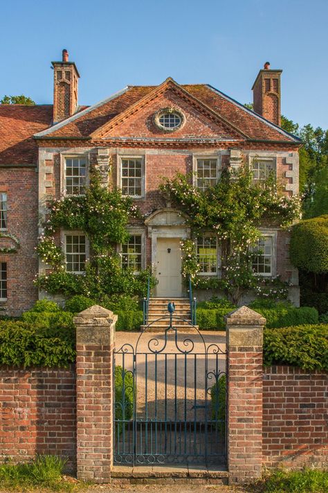 English Manor Houses, Casa Vintage, English Manor, Dream Cottage, Inspire Me Home Decor, Countryside House, Dream House Rooms, English House, English Country House