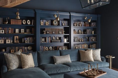 Living Room Designs Library, Blue Library Room, Library Snug, Neutral Traditional Living Room, Library Colors, Living Romm, Colour Drenching, Blue Library, Library Living Room