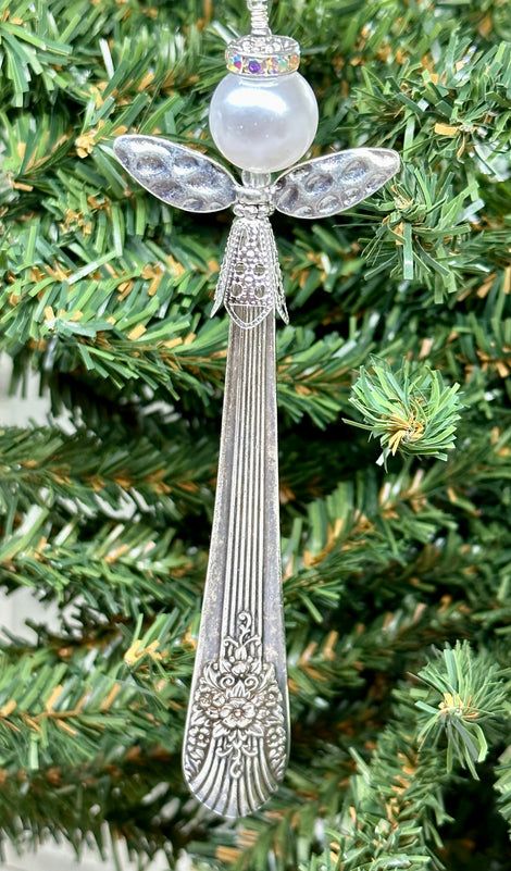 Silverware Windchimes, Spoon Ornaments, Spoon Craft, Key Crafts, Old Jewelry Crafts, Silverware Crafts, Cutlery Art, Silverware Art, Flatware Jewelry