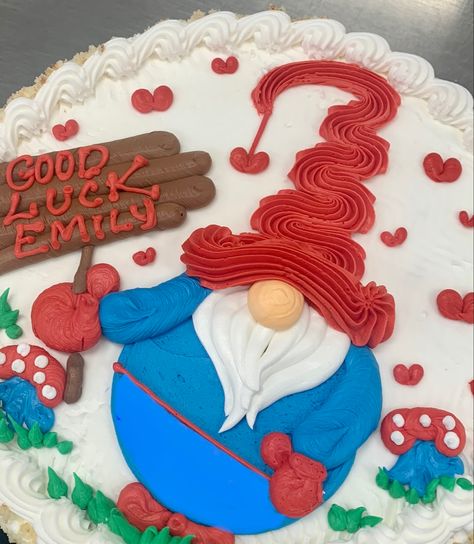 Gnome Cake Ideas, Gnome Desserts, Gnome Birthday Cake, Gnome Cakes, Valentines Minis, Gnome Cake, Christmas Cupcake Cake, Dq Cakes, Message Cookies