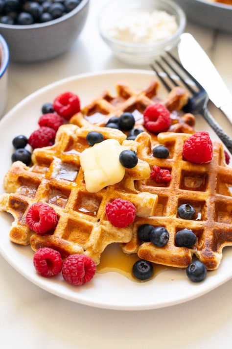 Cottage Cheese Waffles (High in Protein) - iFoodReal.com Oatmeal Cottage Cheese Waffles, Cottage Cheese Waffle Recipe, Cottage Cheese Waffles, Waffles Healthy, Almond Flour Waffles, Oatmeal Waffles, Cheese Waffles, Healthy Waffles, Blueberry Waffles