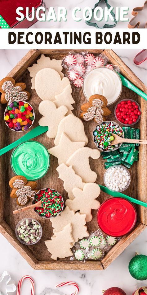 Christmas Sugar Cookie Decorating, Xmas Cookies Recipes, Sugar Cookie Decorating, Diy Christmas Cookies, Christmas Cookie Decorating, Christmas Cookies Kids, Christmas Sugar Cookie, Christmas Appetizers Party, Christmas Movie Night