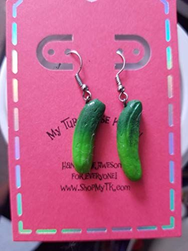 Polymer Clay Pickle Earrings, Polymer Clay Pickle, Clay Pickle, Pickle Earrings, Clay Idea, Pickle Chips, Clay Stuff, Attic Bedrooms, Funky Earrings