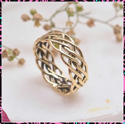 Looking for unique handmade statement rings? Check out these 9 creative ideas and tips to inspire your next jewelry project. From bold gemstones to intricate designs, elevate your style with these stunning handmade statement rings. Perfect for adding a touch of personality to any outfit. Braided Wedding Rings, Lost Wax Jewelry, Delicate Silver Rings, Celtic Knot Jewelry, Endless Knot, Obsidian Ring, Celtic Ring, Woven Ring, Metal Smithing