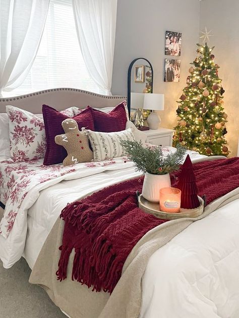 Christmas Bedroom Aesthetic Cozy, Farmhouse Christmas Bedroom Decor, Farmhouse Christmas Bedroom, Christmas Bedroom Aesthetic, Cozy Farmhouse Christmas, Art Deco Bedrooms, Christmas Bedroom Decor Ideas, Bedroom Aesthetic Cozy, Dress Trending