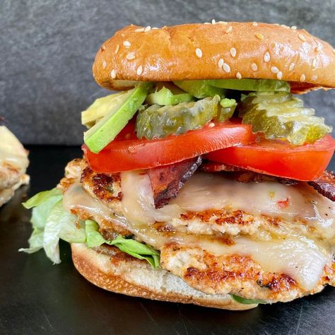 Chicken Smash Burgers on the Griddle - Easy Chicken Burger Recipe Smash Chicken Burger, Food To Cook On Flat Top Grill, Smashed Chicken Burger, Burgers On Flat Top Grill, Ground Chicken Smash Burger, Chicken Smash Burger, Burgers On Griddle, Blackstone Smash Burger Tortilla, Easy Chicken Burger Recipe