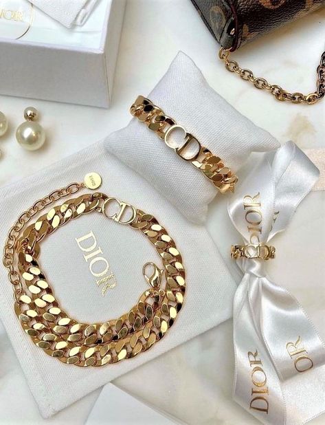 Dior Boots, Dior Necklace, Expensive Jewelry Luxury, Necklace Ring, Dope Jewelry, Dior Jewelry, Jewelry Fashion Trends, Classy Jewelry, Expensive Jewelry