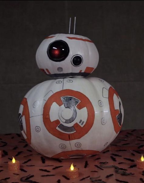 This Halloween, instead of carving a pumpkin, paint one to look like BB-8 from Star Wars Bb8 Pumpkin, Star Wars Pumpkin, Pumpkin Decorating Contest, Disney Pumpkin, Star Wars Bb8, Halloween Pumpkin Designs, Halloween Pumpkins Painted, Star Wars Halloween, Jack O'lantern