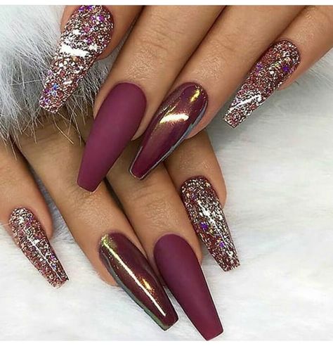 Glass Manicure Nails, Pretty Sparkly Nails, New Years Nails Coffin, Burgundy Nail Designs, Posh Nails, Purple Nail, Fall Acrylic Nails, Burgundy Nails, Coffin Nails Long