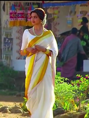 Deepika In Saree, Bollywood Theme Party Dress, Bollywood Theme Party Outfit, Deepika Padukone Saree, Bollywood Theme Party, Chennai Express, Dipika Padukone, Bollywood Theme, Express Outfits