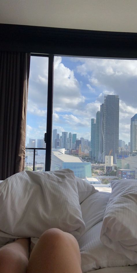 Satisfying Images, Seoul Night, City View Apartment, Aesthetic Apartment, Apartment View, High Rise Apartments, Video Call With Boyfriend Screen Photo, Miami Houses, Morning View