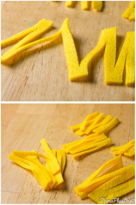 If you or your kids love Dragons Love Tacos, or it's sequel, you'll love these fun taco felt food ideas! DIY No-Sew Felt Tacos are perfect for mixing and matching, and they're perfect for play kitchens. If your child loves imaginative play, make these for a fraction of the cost of buying them from big name companies... and make exactly the taco flavor you'll want for your playroom. Perfect for kids who love to play cooking, and great for future chefs. Felt Food Ideas, Felt Tacos, Diy Felt Food, Play Food Diy, Diy Kitchen Gifts, Play Kitchen Food, Sew Felt, Felt Food Diy, Felt Food Patterns