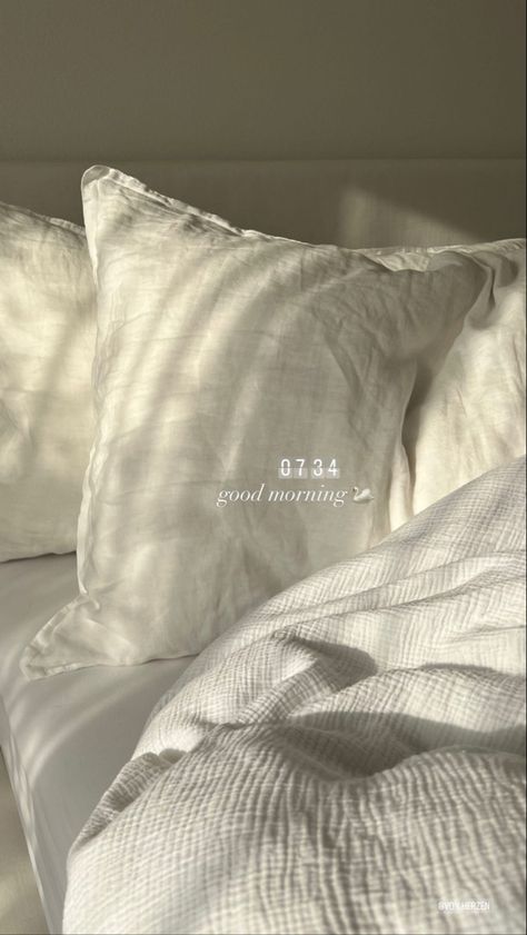 Make Bed Aesthetic, Unmade Bed Aesthetic, Bed Time Aesthetic, Morning Bed Aesthetic, Rest Day Aesthetic, Making Bed Aesthetic, Soft Morning Aesthetic, Homebody Aesthetic, Comforting Aesthetic