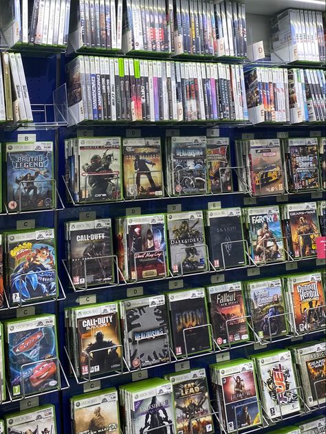 #gameshop #games #xbox #ps4 #aesthetic #satisfying #deco #decor #design #photography #photooftheday #game Video Games Astethic, Gaming Convention Aesthetic, Playing Xbox Aesthetic, X Box Aesthetic, 90s Game Aesthetic, Video Game Designer Aesthetic, Xbox 360 Nostalgia, Game Development Aesthetic, Indie Game Aesthetic