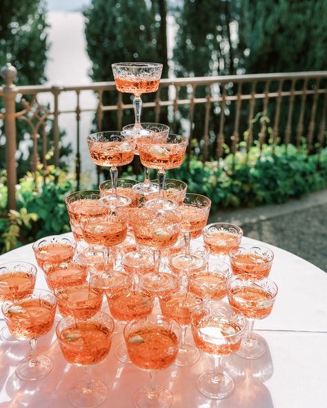 When in Italy, trade the champagne tower for an Aperol Spritz! Because, why not? #italianwedding #weddinginitaly #lakecomowedding #italyweddingphotographer Aperol Wedding Bar, Aperol Spritz Tower Wedding, Aperol Spritz Tower, Aperol Spritz Decor, Aperol Spritz Wedding, Spritz Party, Spritz Bar, Graduation Brunch, Wedding Collage