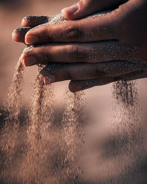 Starting the new year remembering my favorite season: summer :) I miss those hot summer days... whos with me?  . .  #summer #beach #sand #hands #ig_ikeda #ig_fotoclub #fotoencantada #visual_heaven #frame_killers #olharescom #mundo_fotografico #sharing_portugal #Portugal_de_sonho #ig_portugal #igersportugal #igportugal #amoteportugal_ #LOVES_PORTUGAL #portugalalive #Super_Portugal #topcanonpt #p3top #p3 #portugalemclicks Sand Falling From Hand, Sand In Hand, Falling Sand, Solo Photo, Favorite Season, Beach Sand, Hot Summer, Summer Days, Summer Beach