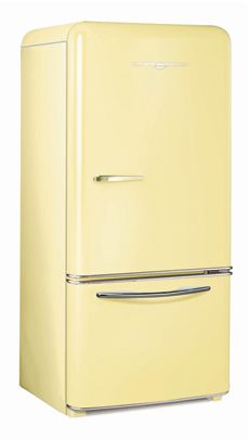 Northstar - frigidaire 1950 - Buttercup Yellow Northstar Appliances, Antique Fridge, Yellow Microwave, Yellow Fridge, Retro Stove, Vintage Oven, Retro Kitchen Appliances, School Kitchen, Fireplace Stove