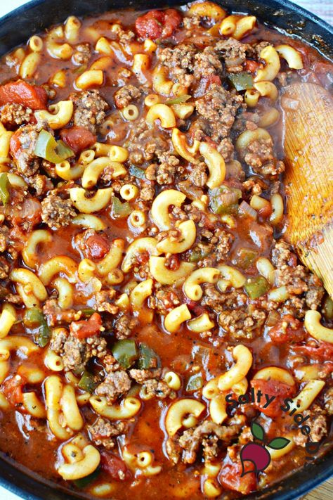 Homemade Beefaroni Recipe, Homemade Beefaroni, Beefaroni Recipe, Salty Side Dish, Enchilada Dip, Beef Appetizers, Italian Meatloaf, Enchilada Ingredients, Classic Meatloaf Recipe