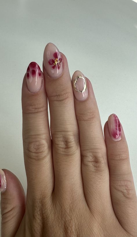 Light Colour Nails Design, Nails Acrylic Festival, Dark Tone Nail Designs, Nail Art Holiday Summer, Gold Accent Nail Art, Cute Proposal Nails, Out There Nails, Acrylic Overlay Nails Short Almond, Wedding Guests Nail Designs