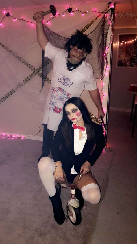 Cute Jigsaw Costume Women, Billy From Saw Costume, Cute Jigsaw Costume, Diy Jigsaw Costume Women, Jig Saw Costume Women, Jigsaw Couple Costume, Jigsaw Costume Women Outfit, Female Jigsaw Costume, Saw Halloween Costume Women