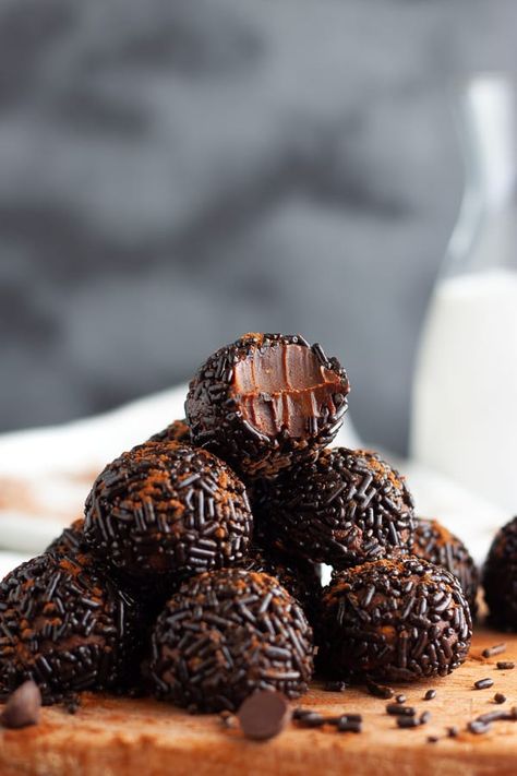 Vegan Chocolate Truffles | plant.well Vegan Chocolate Truffles, Homemade Chocolates, Vegan Chocolate Recipes, Homemade Chocolate Truffles, Vegan Truffles, Dessert Truffles, Plant Based Desserts, Vegan Candies, Organic Foods