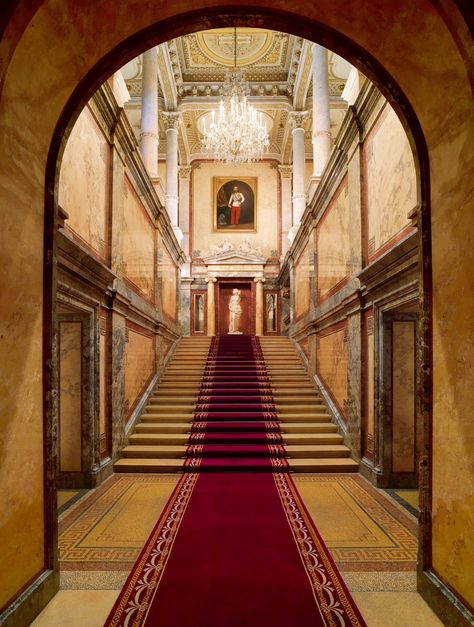 Inside Hotel Imperial's Royal Restoration In Vienna Vienna Guide, Vienna Hotel, Luxury Club, Butler Service, Baroque Decor, Imperial Hotel, Luxury Collection Hotels, Palace Interior, Visit Austria