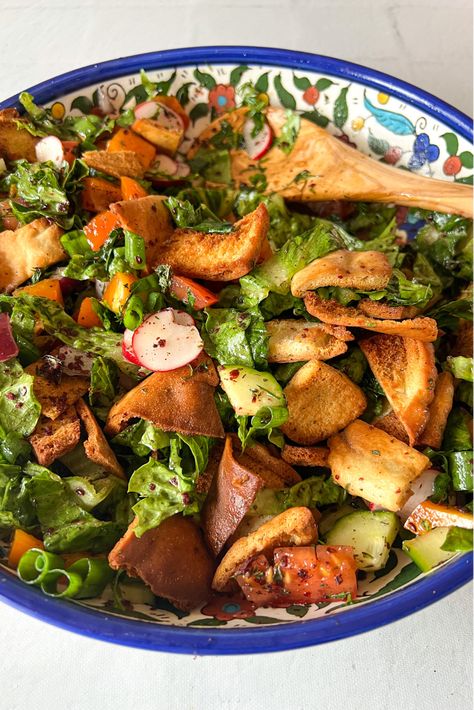 Chicken Tawook Recipe, Fattoush Dressing, Arabic Salad, Turkish Salad, Zesty Salad, Fattoush Salad, Syrian Food, Kitchen Recipe, Pita Chips