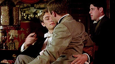 Wilde 1997 Gif, Jude Law Wilde, Wilde 1997, Wilde Movie, Wild Movie, Stephen Fry, Guy Aesthetic, Gay Aesthetic, Jude Law