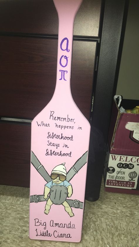 The Hangover paddle Funny Sorority Paddles, Frat Paddles, 21 Paddle, Paddle Sorority Big, Paddle Sorority, Fraternity Paddles, Big Little Paddles, Paddle Ideas, Sorority Themes