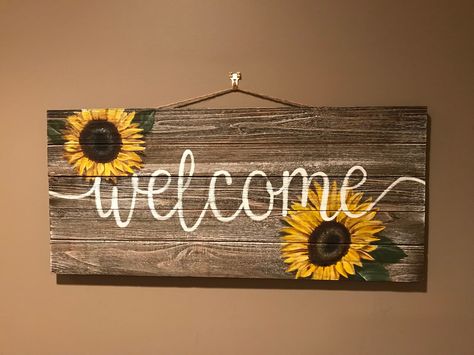 Fall Wall Hanging, فن الرسم بالمسامير, Easter Decoration Ideas, Sunflower Sign, Wood Log Crafts, Sign Inspiration, Plank Art, Welcome Wood Sign, Sunflower Crafts