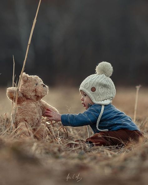 Sensing a pattern yet? one from a few years ago. Fall Baby Pictures, Boy Photo Shoot, Brother Bear, Toddler Photos, Teddy Bear Girl, Bear Photos, Teddy Bear Picnic, Boy Pictures, Fall Baby