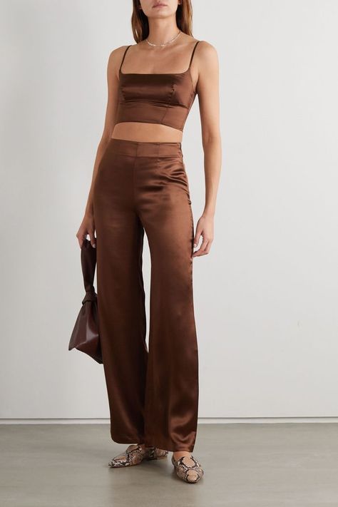 Reformation Isra Silk-Satin Top and Pants Set Amelie Style, Satin Pants Outfit, Silk Outfits, Satin Outfit, Reformation Clothing, Silk Clothing, Satin Set, Satin Crop Top, Silk Dresses